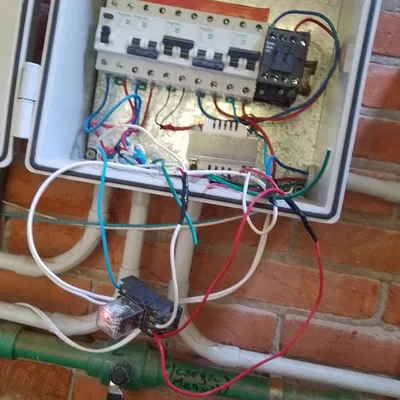 Trabajo de Full Service Pinamar: tablero eléctrico