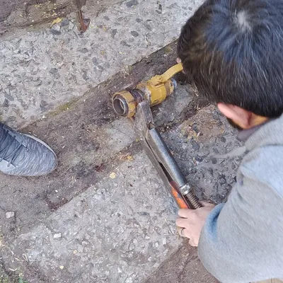 Trabajo de Full Service Pinamar: trabajo en cañería de gas