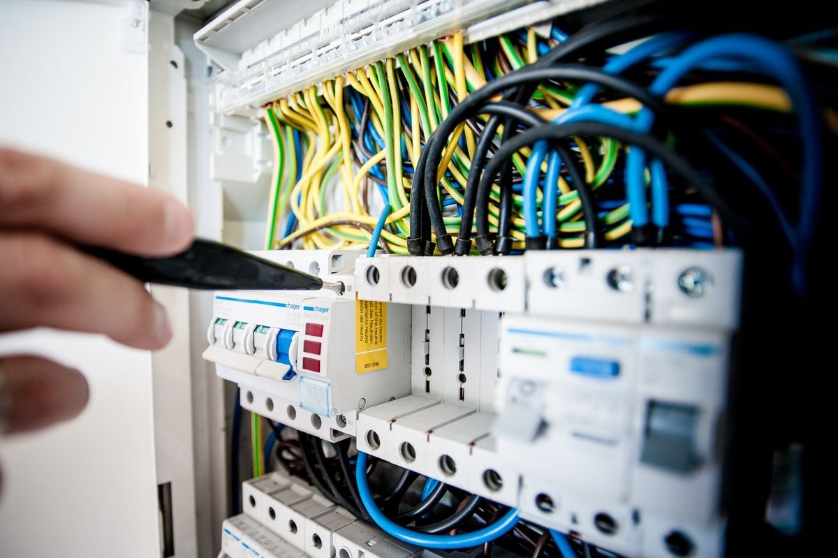 Tablero eléctrico con térmicas y cableado