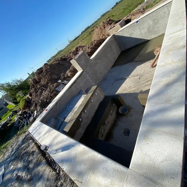 Piscina en construccion vista aerea