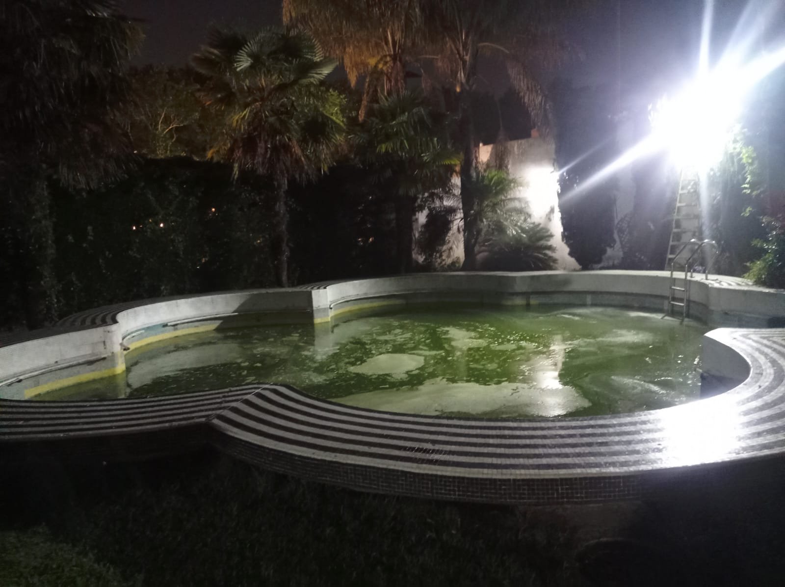 Piscina barrio privado