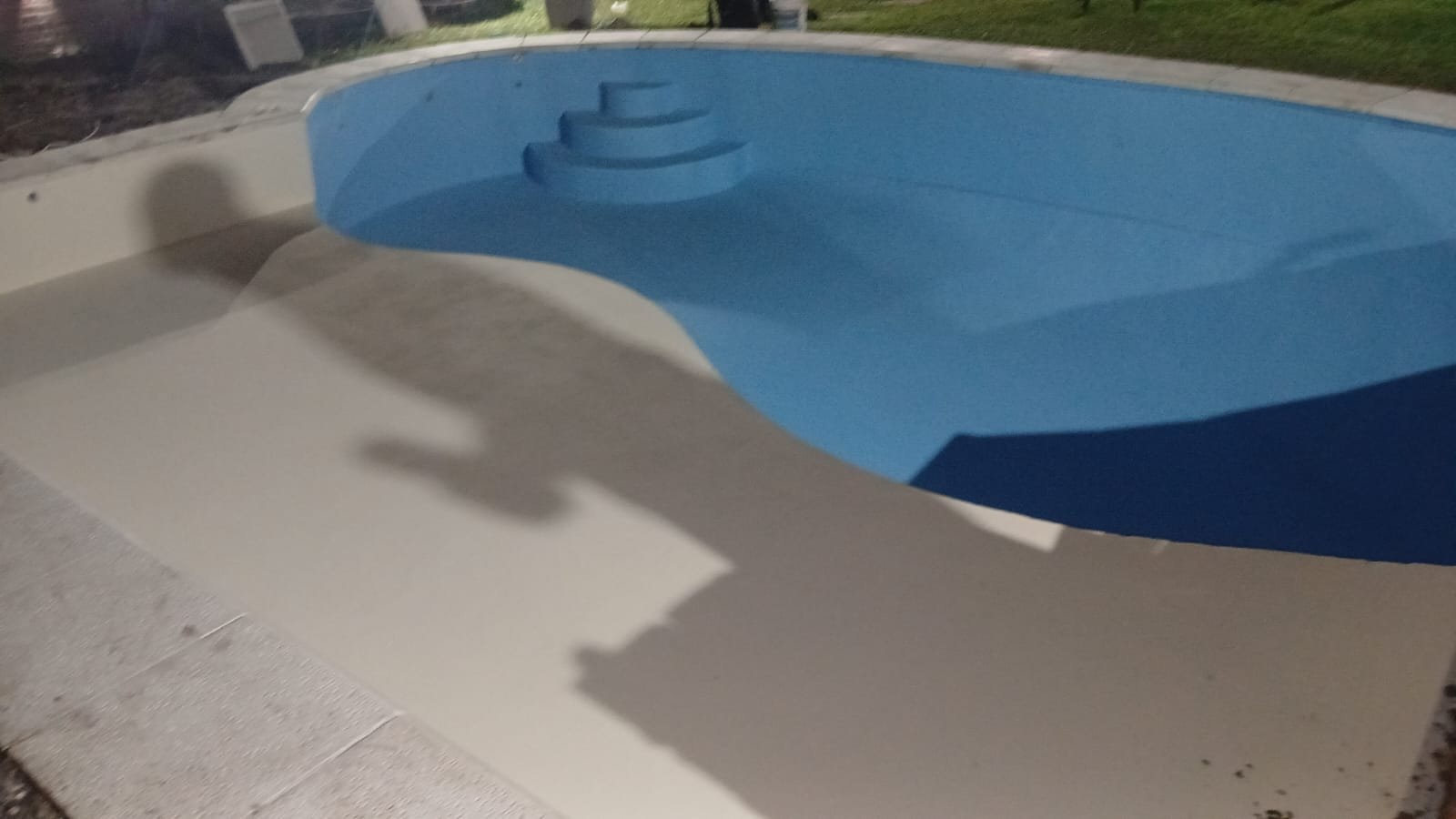 Piscina con cascada