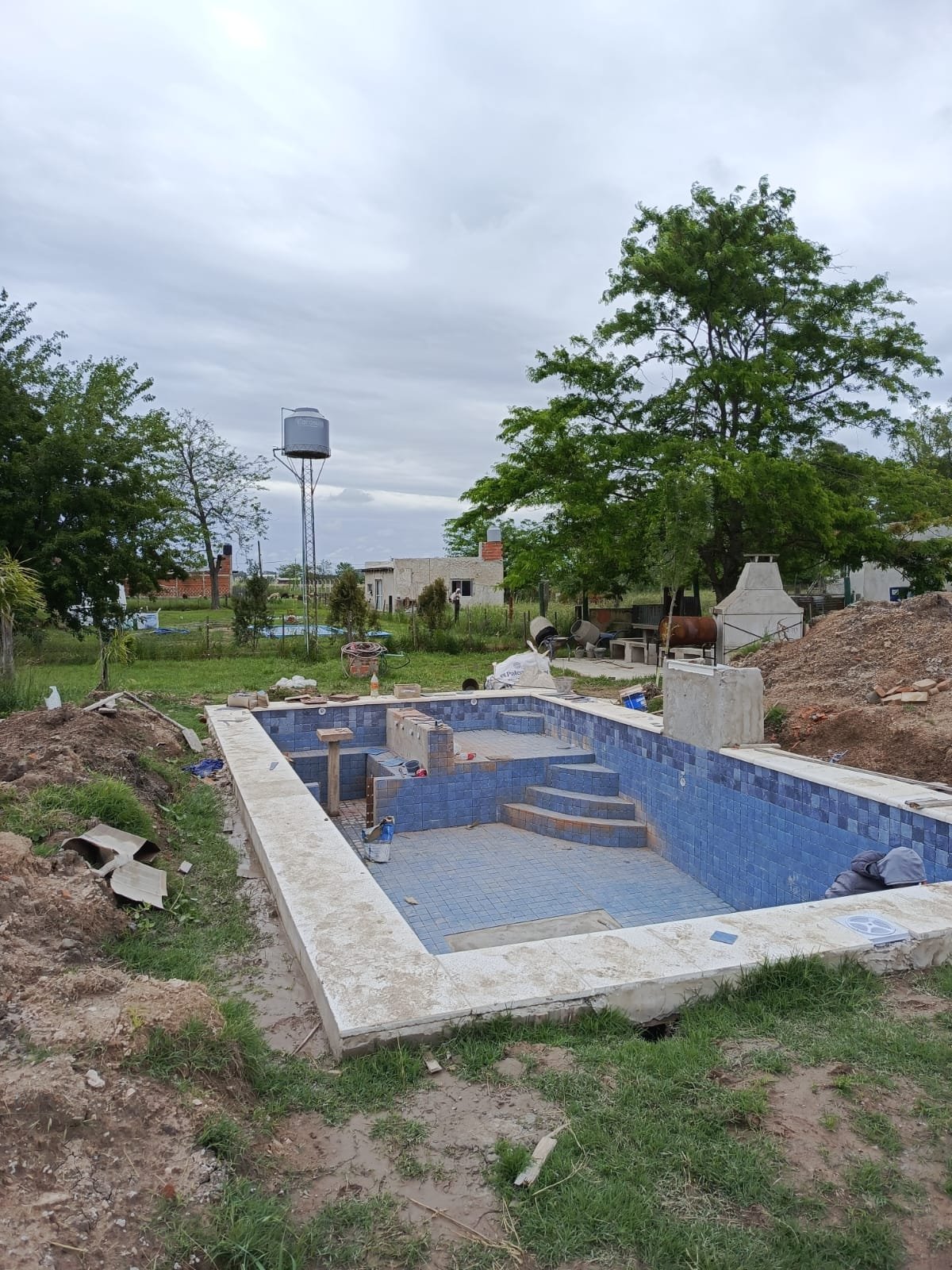 Piscina con deck