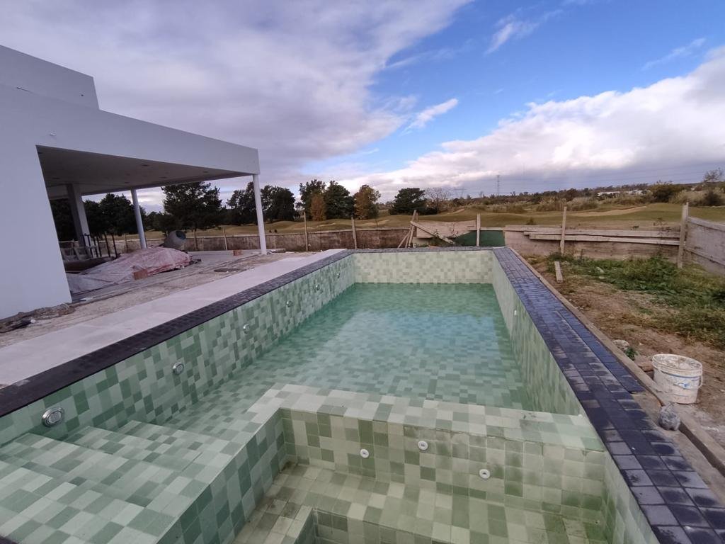 Avance de obra de piscina