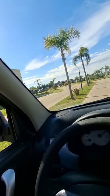Vista desde la camioneta durante un servicio en la calle